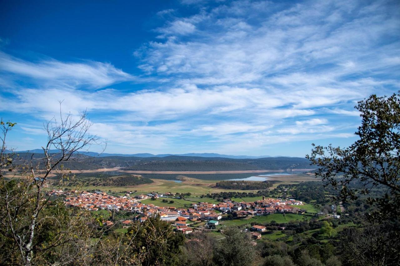 Apartamentos Rurales Helechosa, Las Tres Penas Exteriör bild